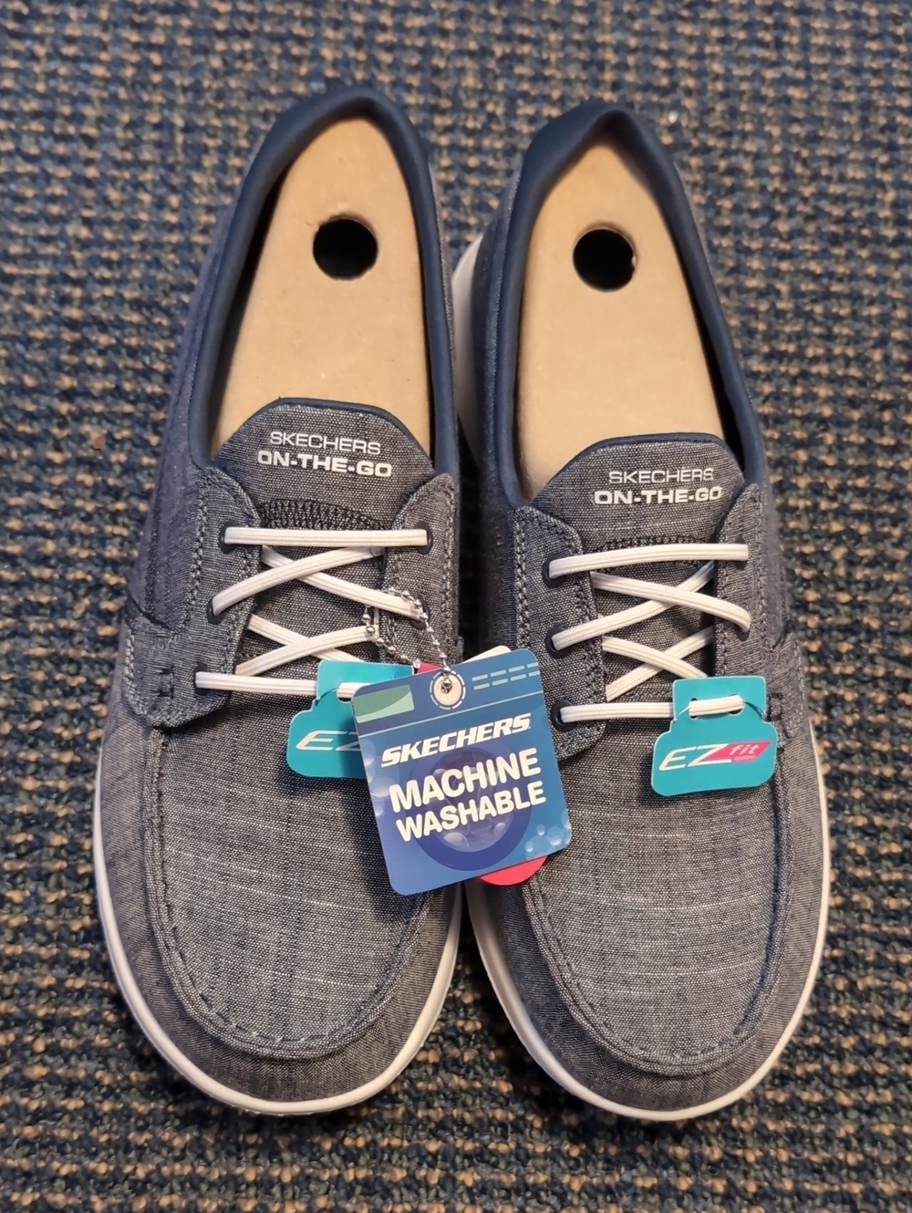 NWT Women's Skechers on the Go